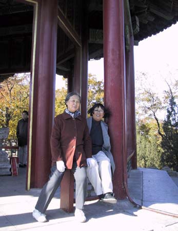 JingShan_MomandNaiNai