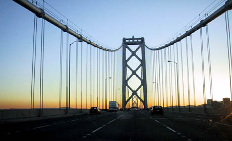 Bay_Bridge_at_dusk
