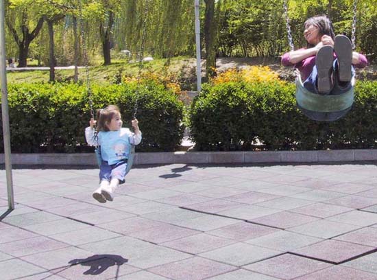 03_Swinging_with_Auntie_Dui