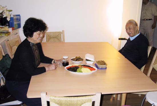 43_Jiouma_and_her_Famous_Salad